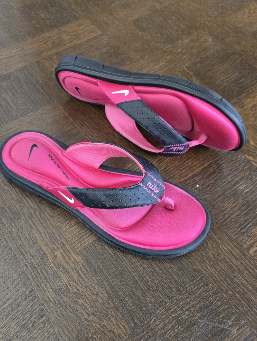 Nike Womens 10 Comfort Footbed Flip Flops Thong Sandals Pink Black Athletic
